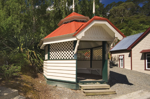 Gazebo (formally the No. 8 Drinking Fountain) 